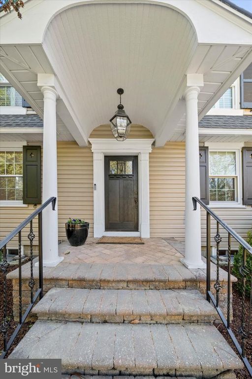 Image 9 of property listing at 2302 FOULK RD, Wilmington, DE 19810