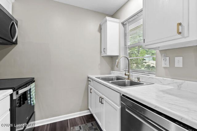 120 Linkwood Ct, Louisville, KY 40229