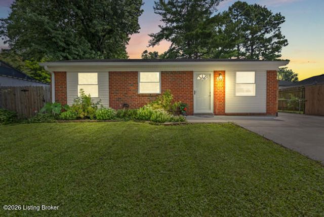 120 Linkwood Ct, Louisville, KY 40229