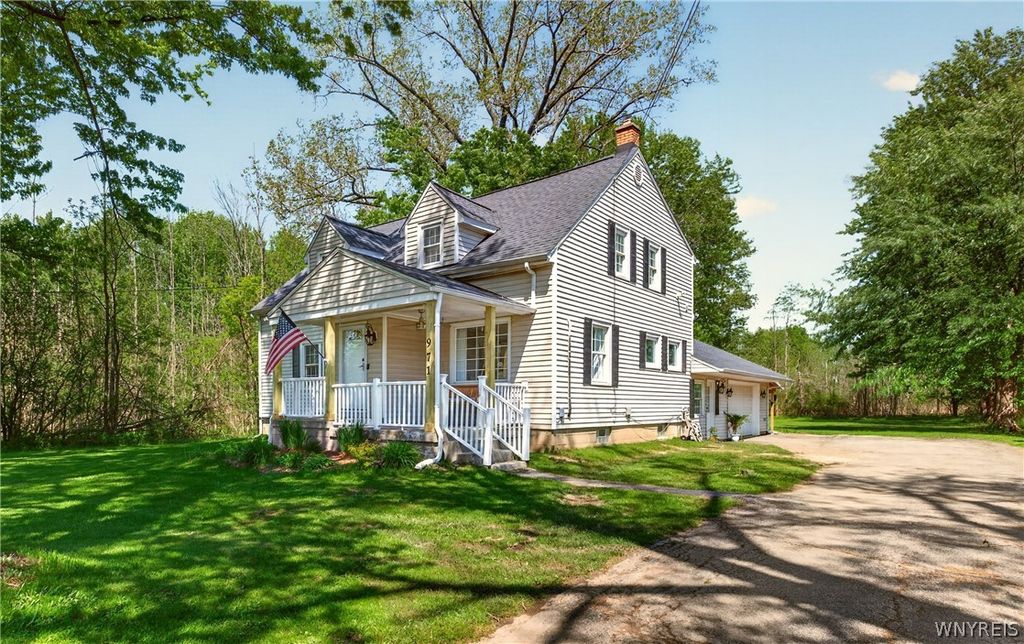 971 Aurora Street, Elma, NY 14086