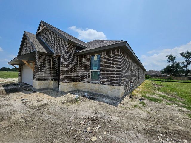 813 Silverleaf Drive, Ennis, TX 75119