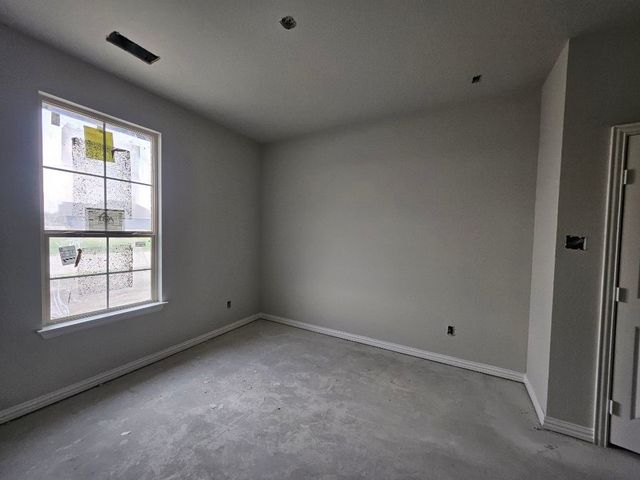 813 Silverleaf Drive, Ennis, TX 75119