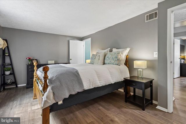 12151 PURPLE SAGE CT, Reston, VA 20194
