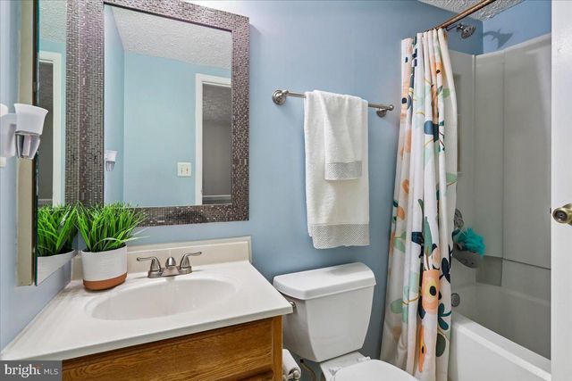 12151 PURPLE SAGE CT, Reston, VA 20194