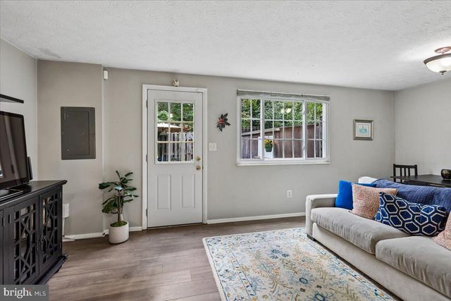 12151 PURPLE SAGE CT, Reston, VA 20194