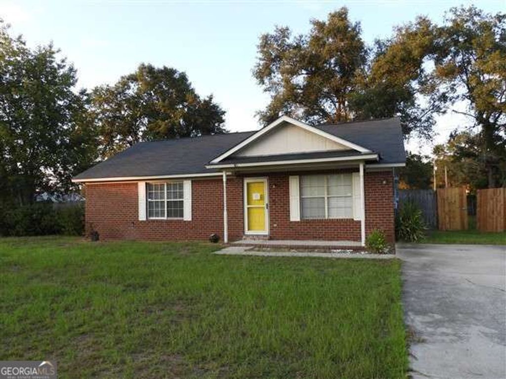 81 Crosby Drive, Hinesville, GA 31313