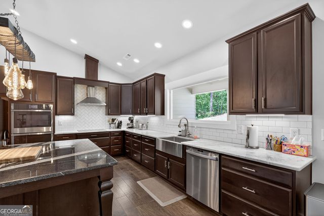 173 W Lake Boulevard, Carrollton, GA 30116