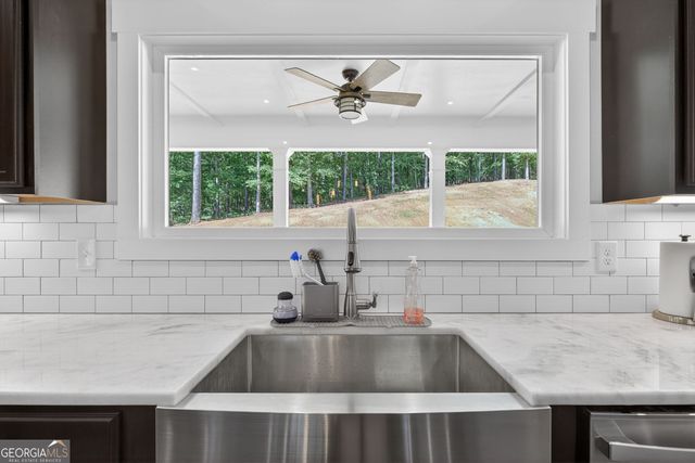 173 W Lake Boulevard, Carrollton, GA 30116