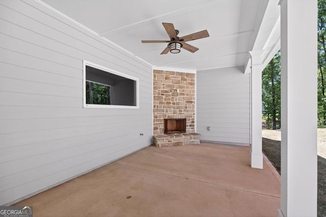173 W Lake Boulevard, Carrollton, GA 30116