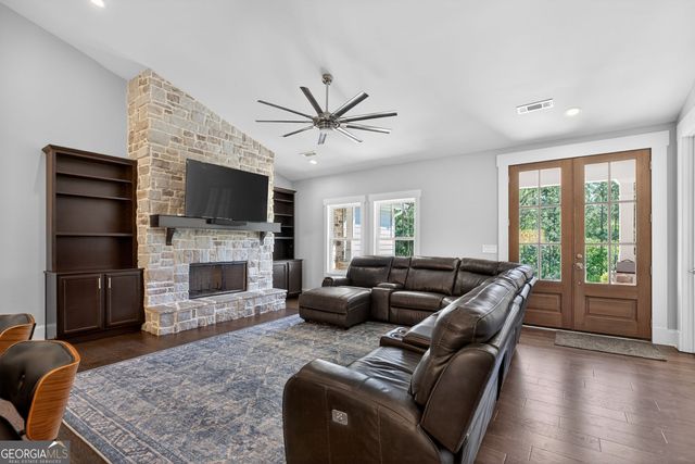 173 W Lake Boulevard, Carrollton, GA 30116