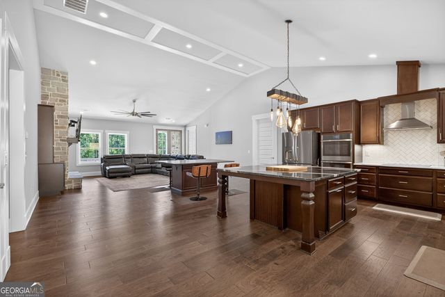 173 W Lake Boulevard, Carrollton, GA 30116