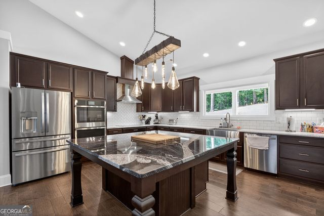 173 W Lake Boulevard, Carrollton, GA 30116