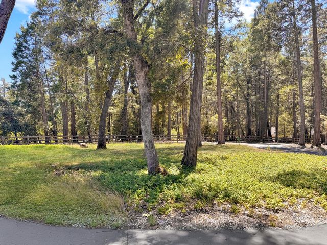 14026 Climbing Way, Nevada City, CA 95959