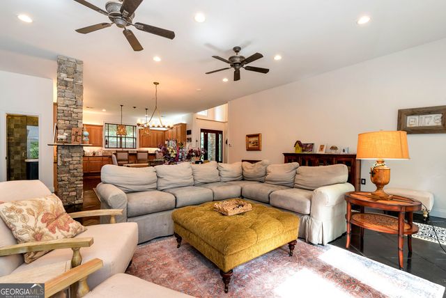 6319 Lakeview Drive, Buford, GA 30518