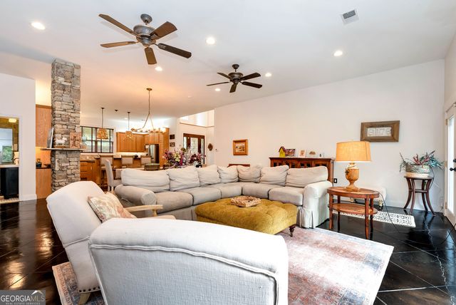 6319 Lakeview Drive, Buford, GA 30518