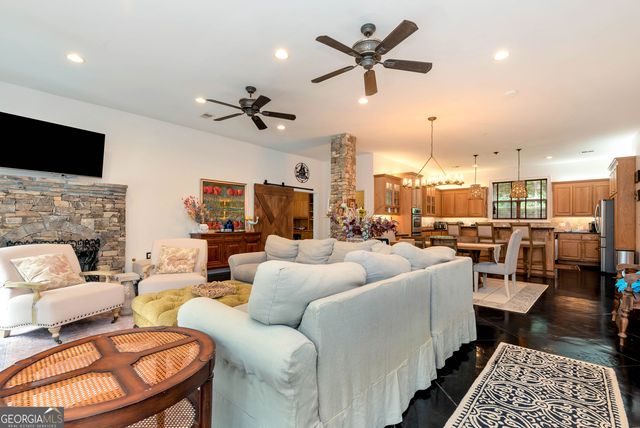 6319 Lakeview Drive, Buford, GA 30518