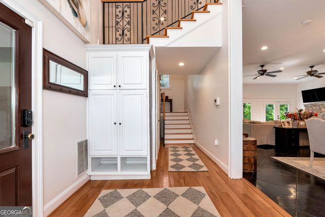 6319 Lakeview Drive, Buford, GA 30518