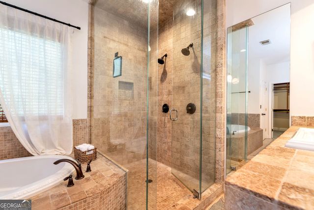 6319 Lakeview Drive, Buford, GA 30518