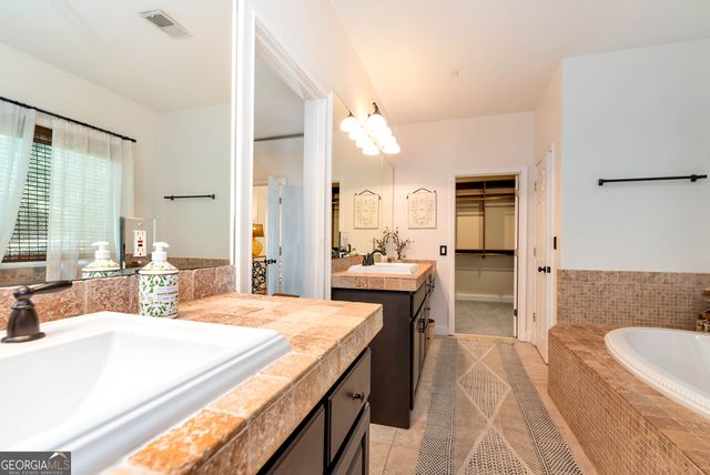 6319 Lakeview Drive, Buford, GA 30518