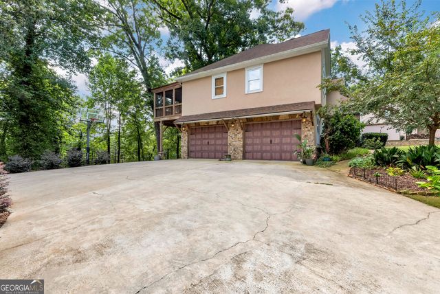 6319 Lakeview Drive, Buford, GA 30518