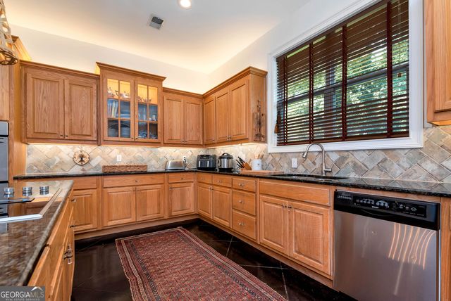 6319 Lakeview Drive, Buford, GA 30518