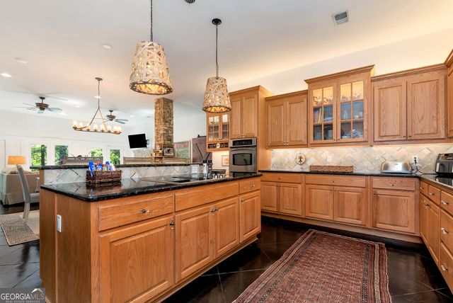 6319 Lakeview Drive, Buford, GA 30518