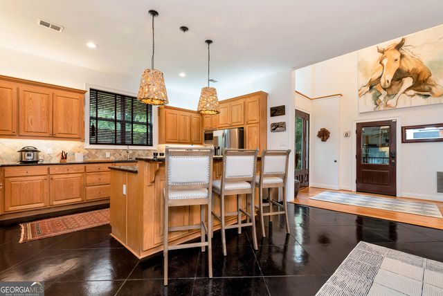 6319 Lakeview Drive, Buford, GA 30518