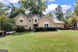 6319 Lakeview Drive, Buford, GA 30518