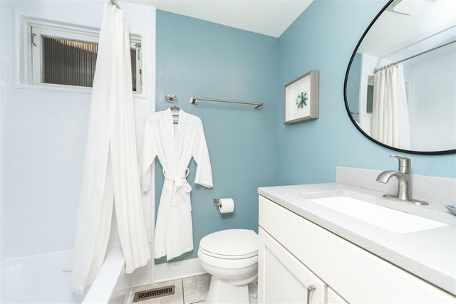 440 Water Street, Douglas, MI 49406