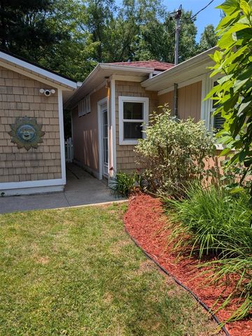 440 Water Street, Douglas, MI 49406