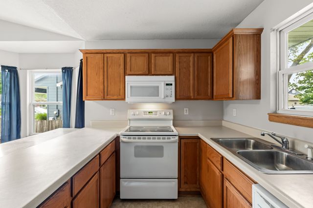 2608 Maury Street, Des Moines, IA 50317