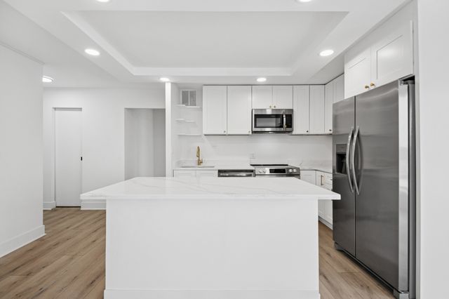 5445 N Sheridan Road 612, Chicago, IL 60640