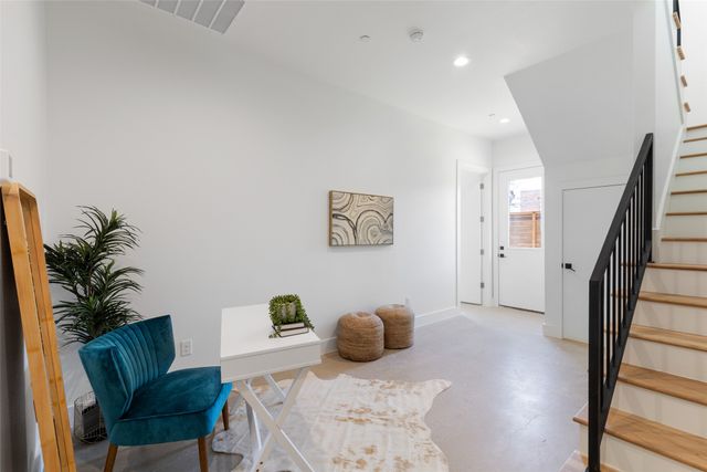 2120 Lovedale Avenue 103, Dallas, TX 75235