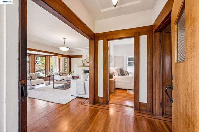 1621 Wellington St, Oakland, CA 94602