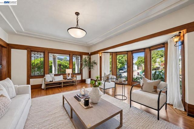 1621 Wellington St, Oakland, CA 94602