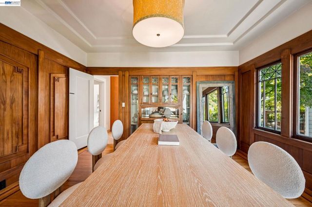 1621 Wellington St, Oakland, CA 94602