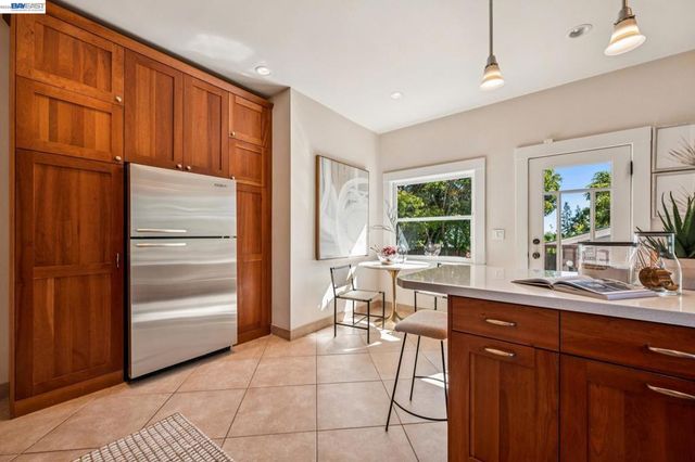 1621 Wellington St, Oakland, CA 94602