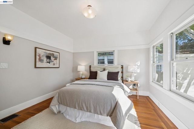 1621 Wellington St, Oakland, CA 94602