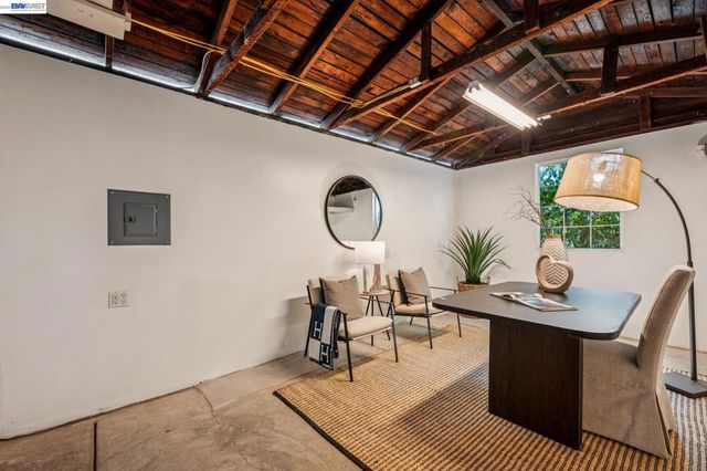 1621 Wellington St, Oakland, CA 94602