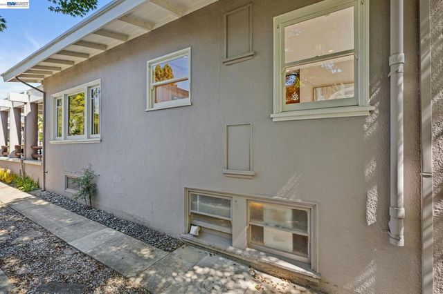 1621 Wellington St, Oakland, CA 94602