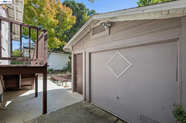 1621 Wellington St, Oakland, CA 94602