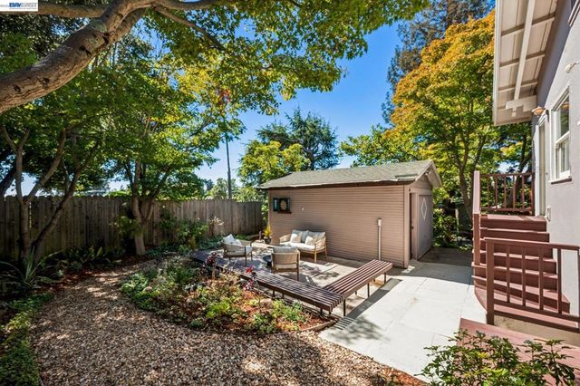 1621 Wellington St, Oakland, CA 94602