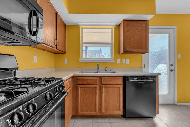 3316 BROKEN BOW Street, El Paso, TX 79936