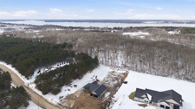 7215 Emerald Drive NE, Alexandria, MN 56308