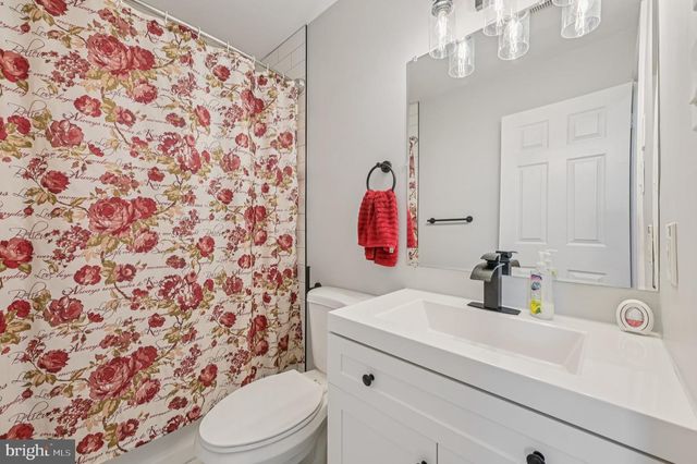 120 VILLA CAPRI CIR, Essex, MD 21221