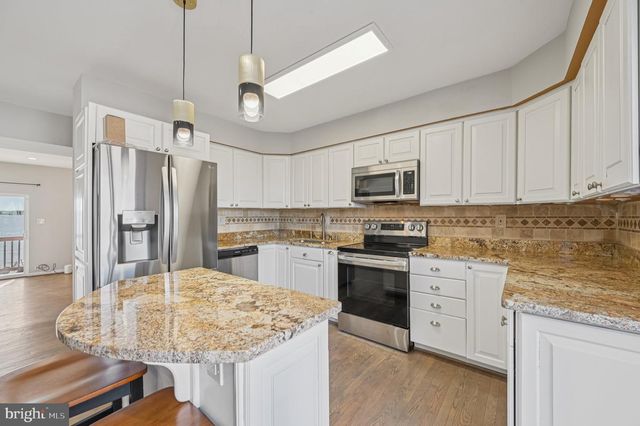 120 VILLA CAPRI CIR, Essex, MD 21221