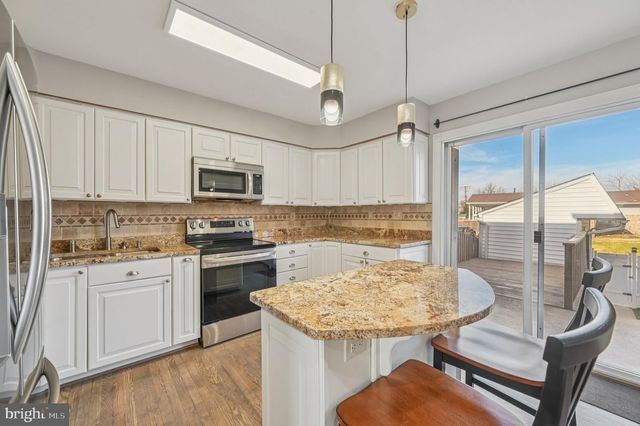 120 VILLA CAPRI CIR, Essex, MD 21221