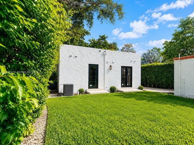 1213 Aguila Ave, Coral Gables, FL 33134