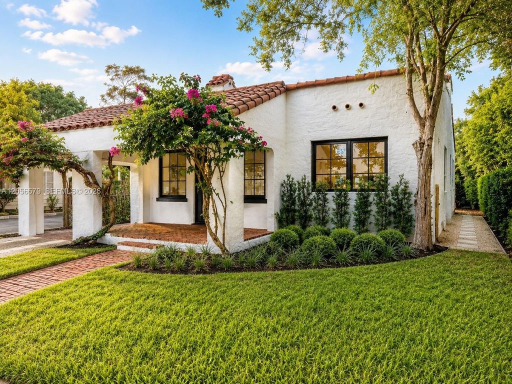 1213 Aguila Ave, Coral Gables, FL 33134