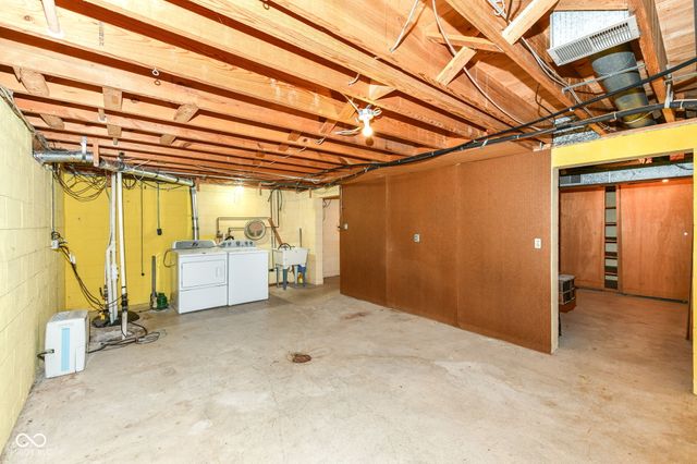 8836 Westminster Court, Indianapolis, IN 46256